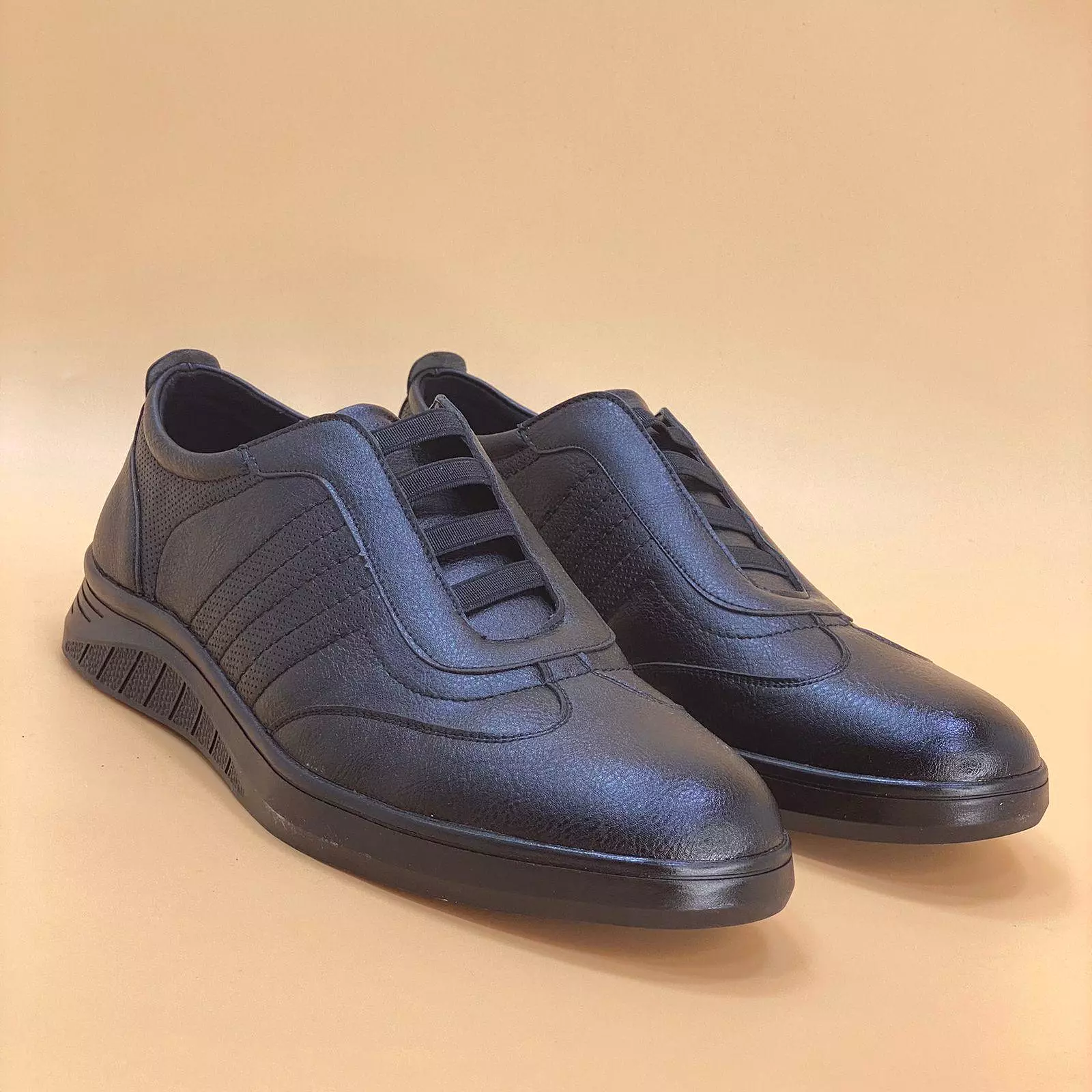 NEW ,  MEN SHOES  M129 , MADE IN CHINA